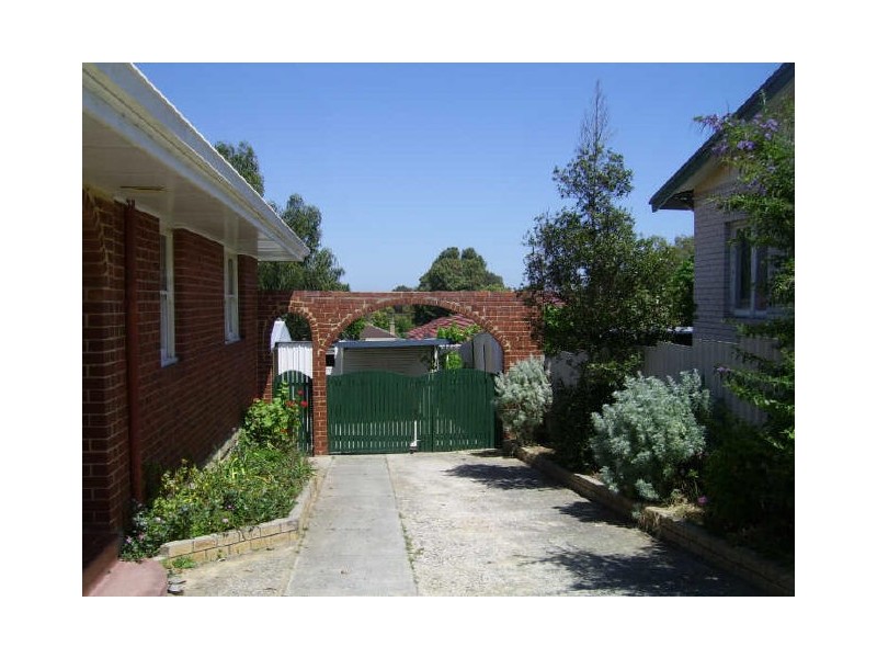 26 Blackdoune way, Westminster WA 6061