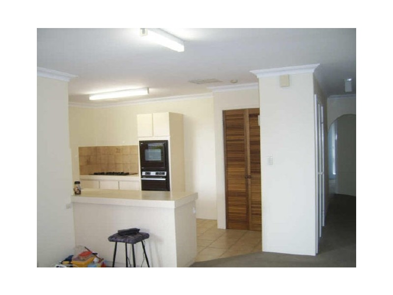 B/8 Tamarisk Way, Dianella WA 6059