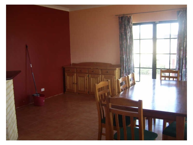 16 Raeburn Crescent, Landsdale WA 6065