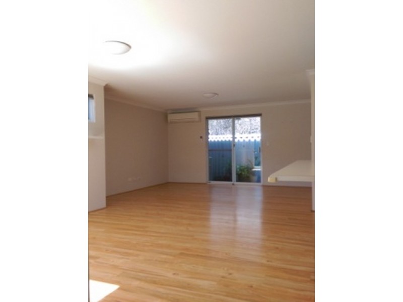 8A Loughton Way, Balga WA 6061