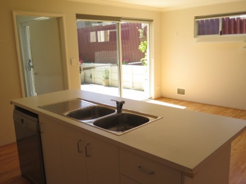 8A Loughton Way, Balga WA 6061