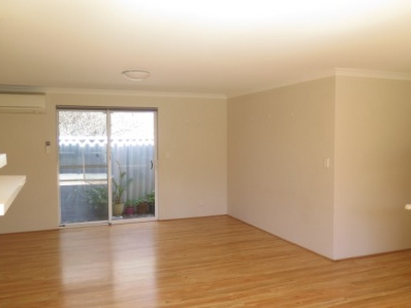 8A Loughton Way, Balga WA 6061