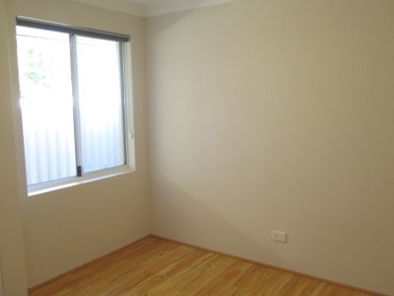 8A Loughton Way, Balga WA 6061