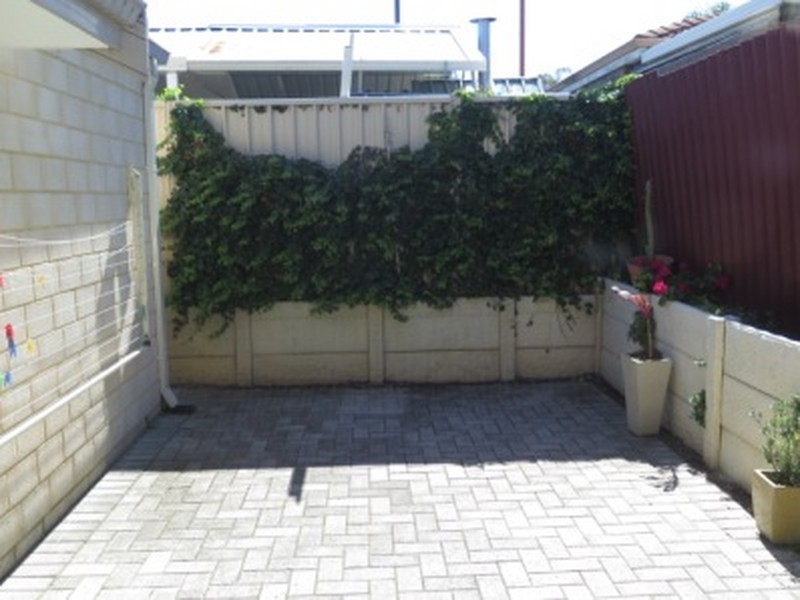 8A Loughton Way, Balga WA 6061