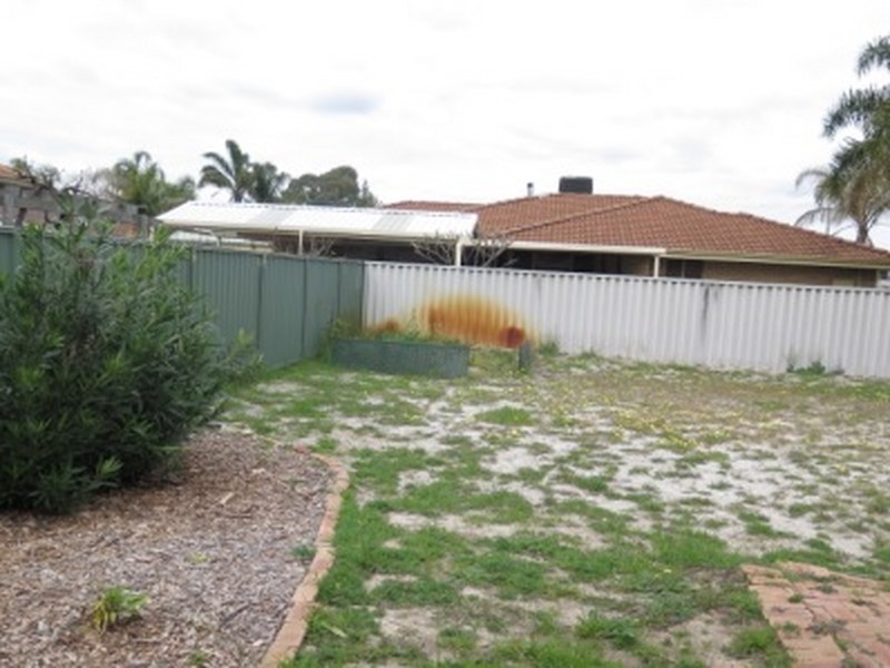 8 Hummingbird Gardens, Ballajura WA 6066