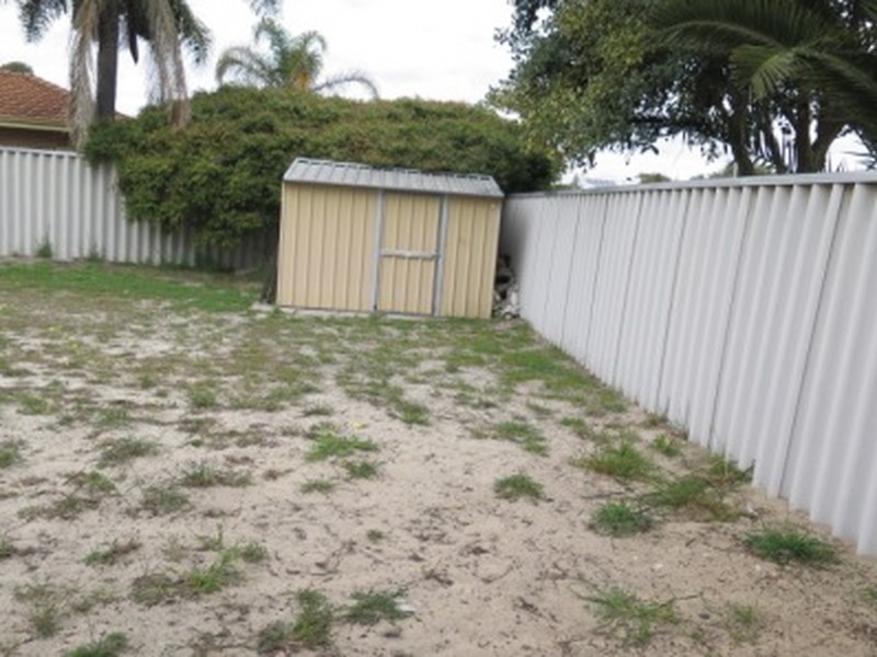 8 Hummingbird Gardens, Ballajura WA 6066