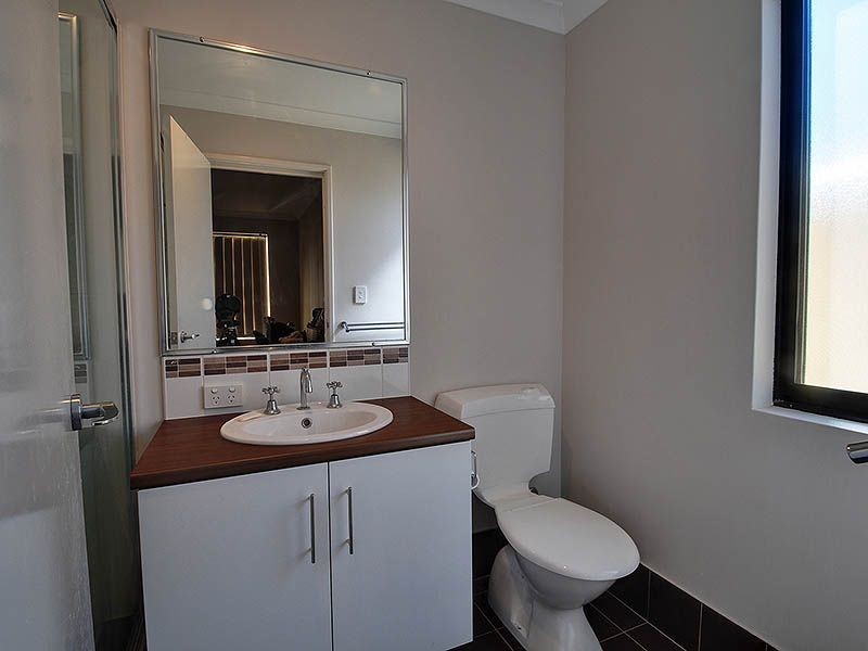 B/18 Rotherfield Road, Westminster WA 6061