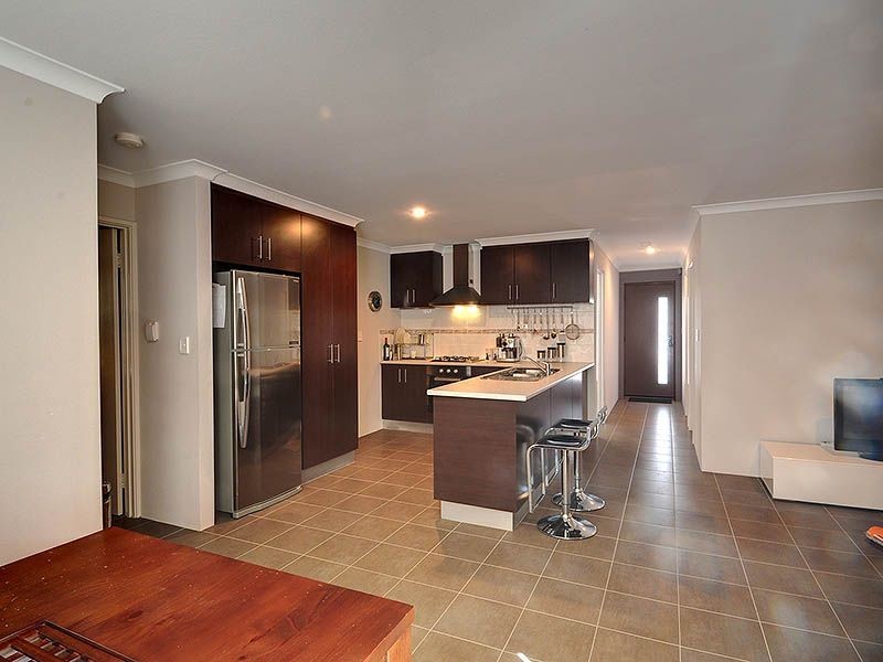 B/18 Rotherfield Road, Westminster WA 6061