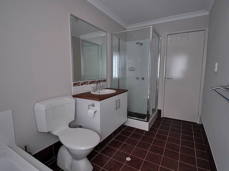 B/18 Rotherfield Road, Westminster WA 6061