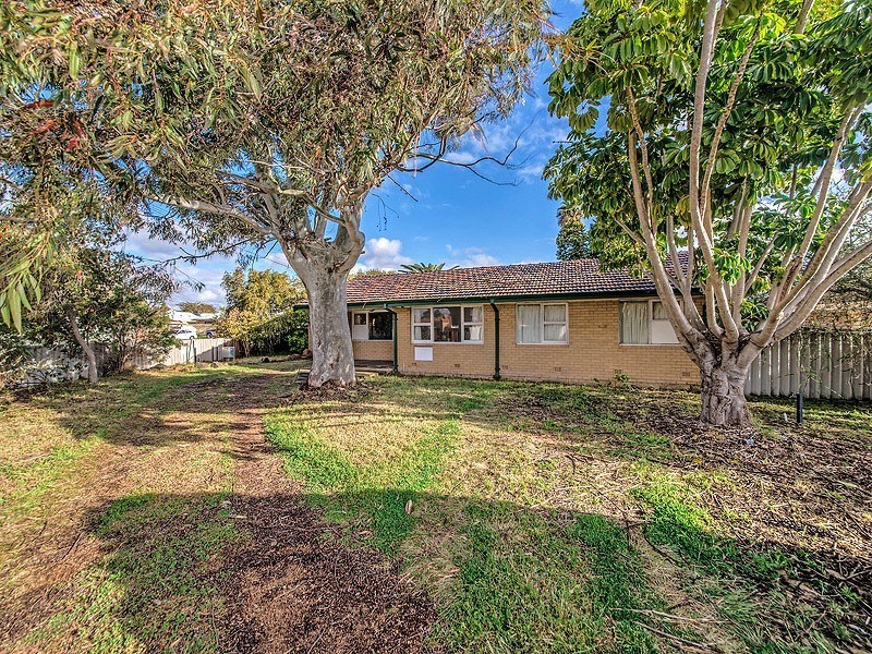 14 Heathcroft Road, Balga WA 6061