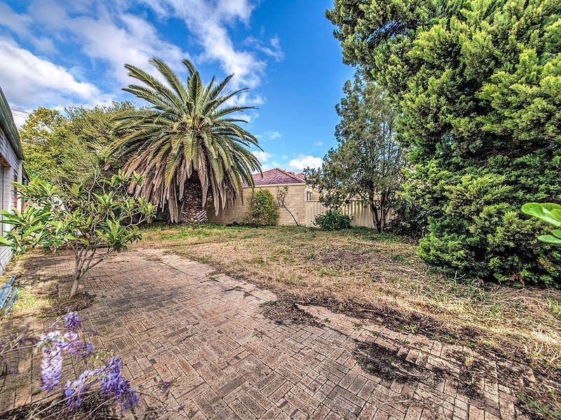 14 Heathcroft Road, Balga WA 6061