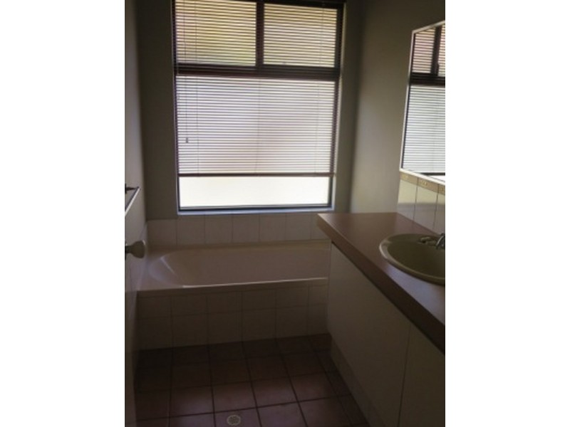 26 Trent Bridge Avenue, Madeley WA 6065