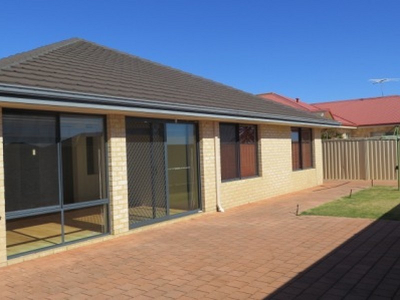 26 Trent Bridge Avenue, Madeley WA 6065