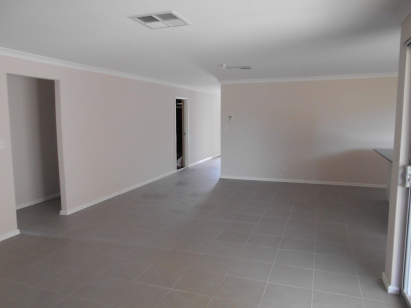 5 Limetta Grove, Landsdale WA 6065