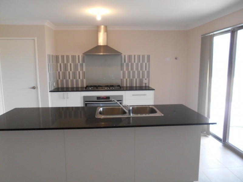 5 Limetta Grove, Landsdale WA 6065