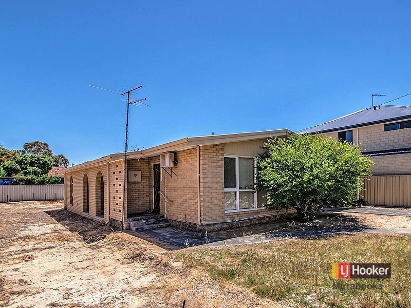 19 Heathcroft Road, Balga WA 6061