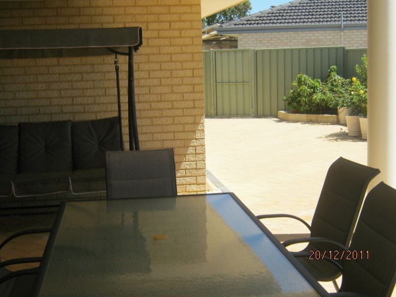 5 Bonfield drive, Landsdale WA 6065