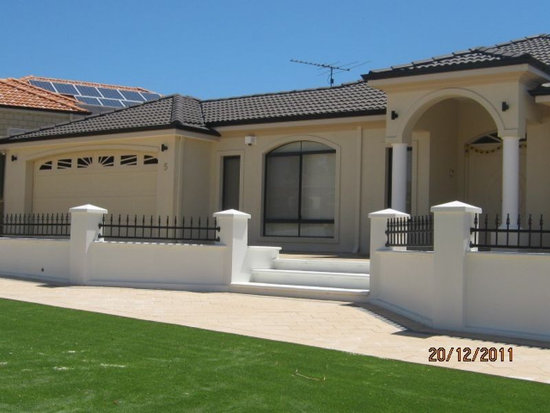 5 Bonfield drive, Landsdale WA 6065