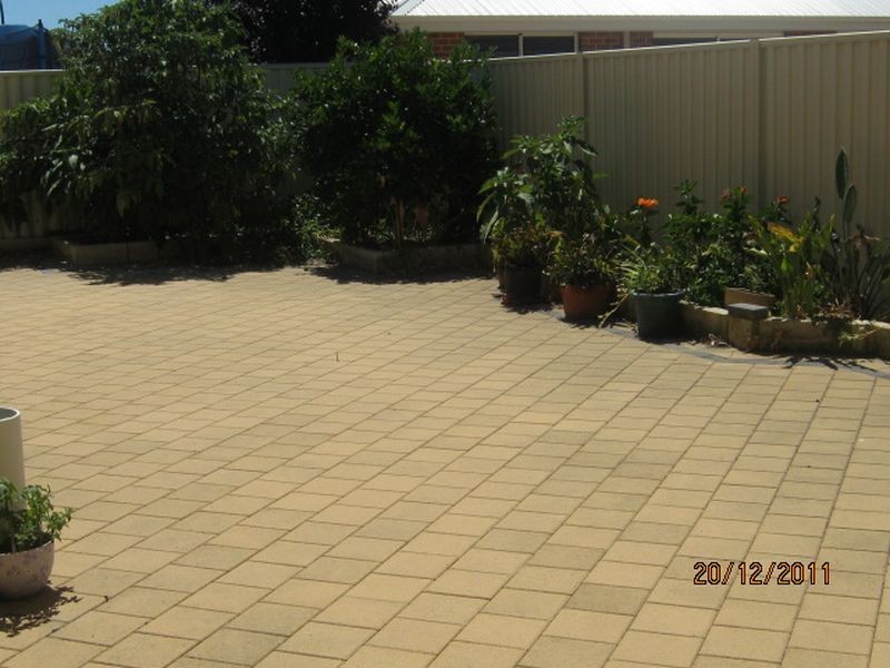 9 Regency Avenue, Madeley WA 6065