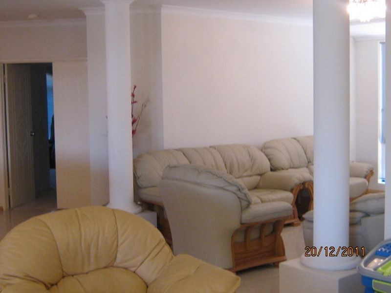 9 Regency Avenue, Madeley WA 6065