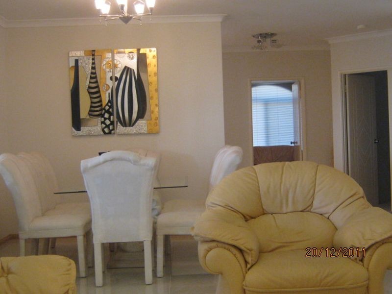 9 Regency Avenue, Madeley WA 6065