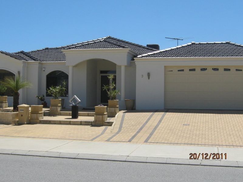 9 Regency Avenue, Madeley WA 6065