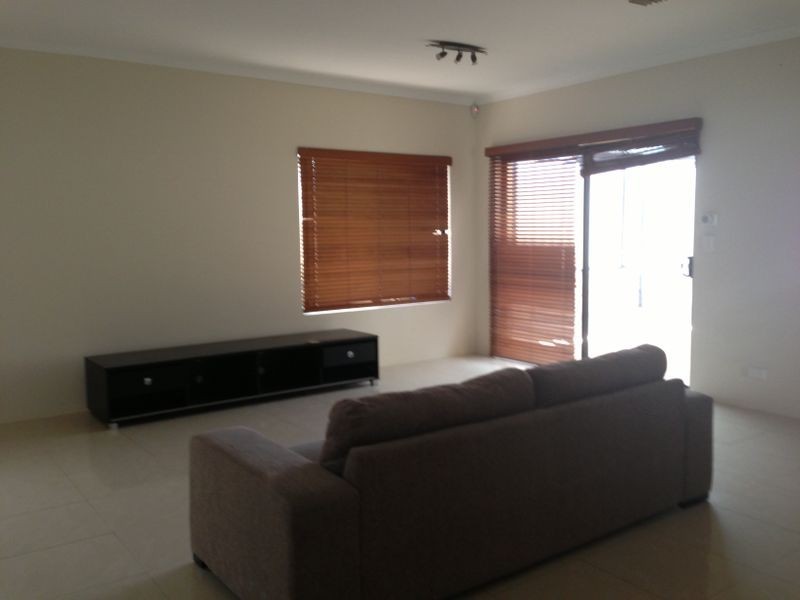 32 Linto Way, Alexander Heights WA 6064