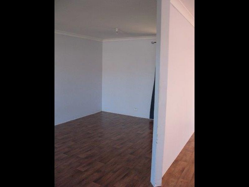 8 Hummingbird Gardens, Ballajura WA 6066