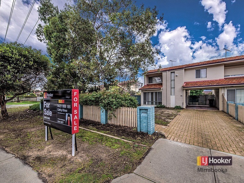 8 Hainsworth Ave, Girrawheen WA 6064