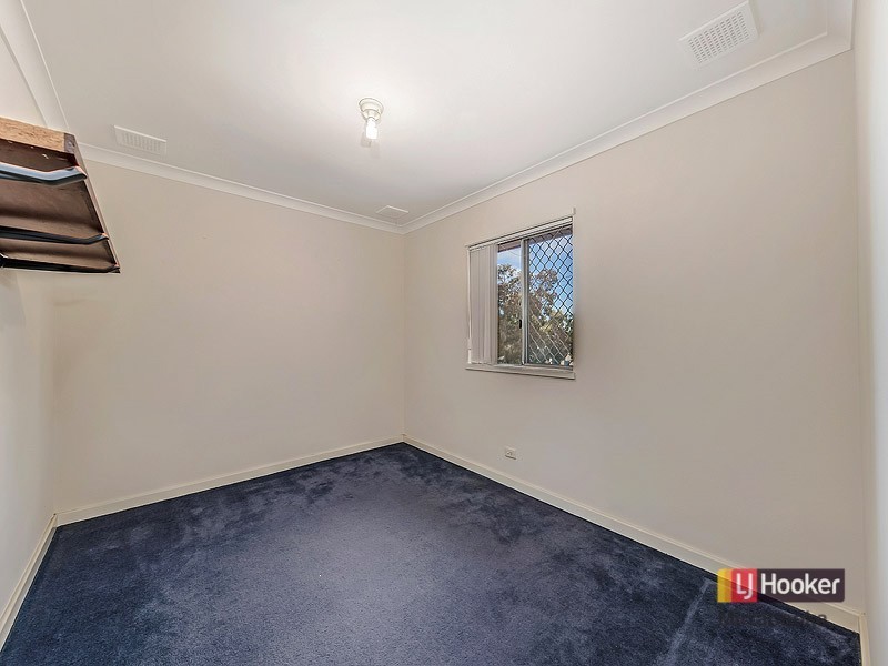 8 Hainsworth Ave, Girrawheen WA 6064