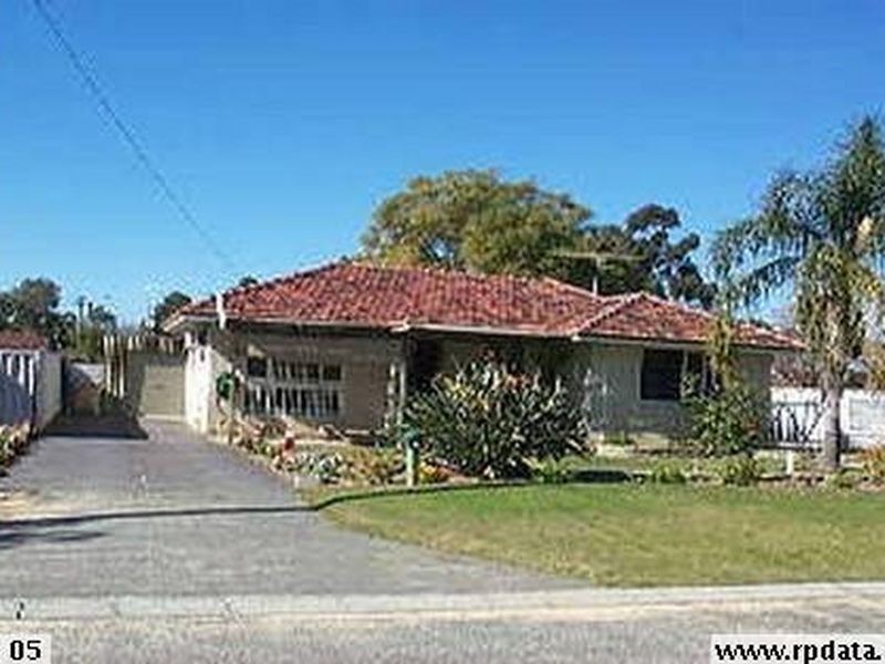33 Curtis Way, Girrawheen WA 6064