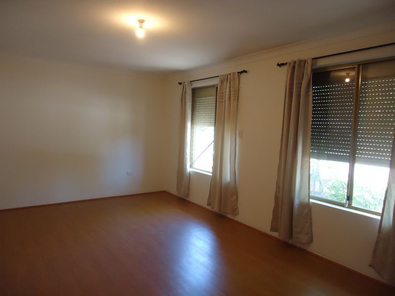 14 Oakleaf Circle, Mirrabooka WA 6061