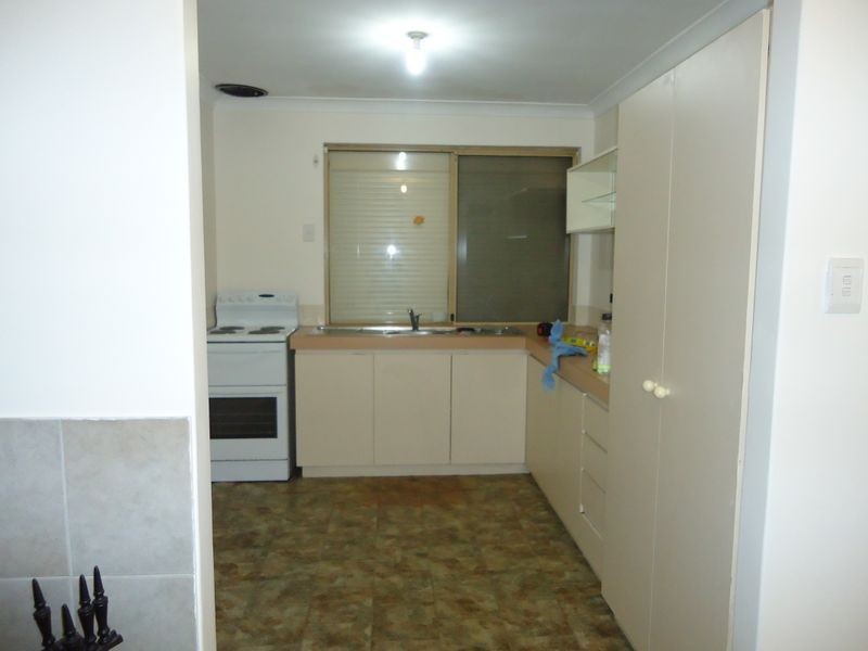 14 Oakleaf Circle, Mirrabooka WA 6061