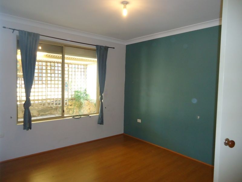 14 Oakleaf Circle, Mirrabooka WA 6061