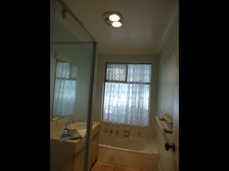 14 Oakleaf Circle, Mirrabooka WA 6061