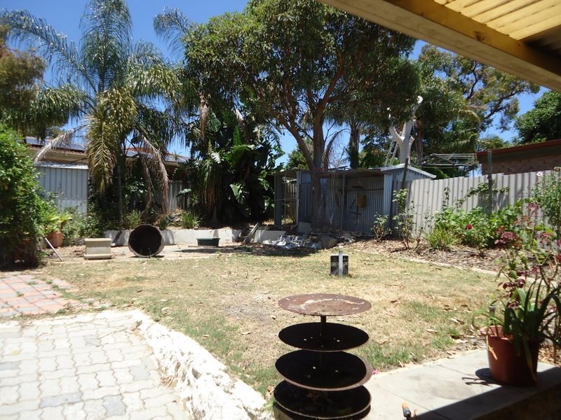 14 Oakleaf Circle, Mirrabooka WA 6061