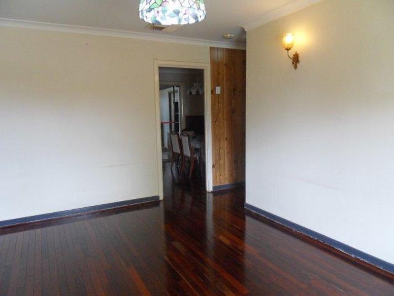 39 Sturtridge Road, Lockridge WA 6054