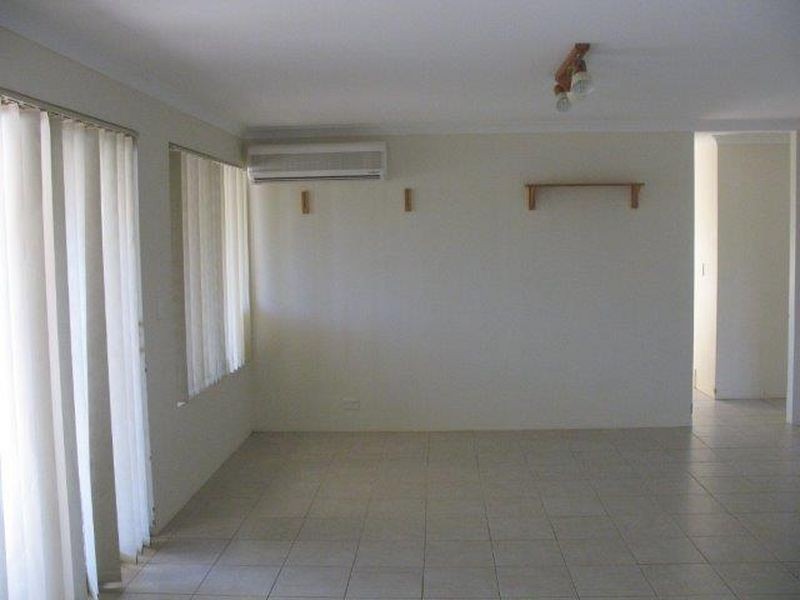 11 Crabtree Street, Alexander Heights WA 6064