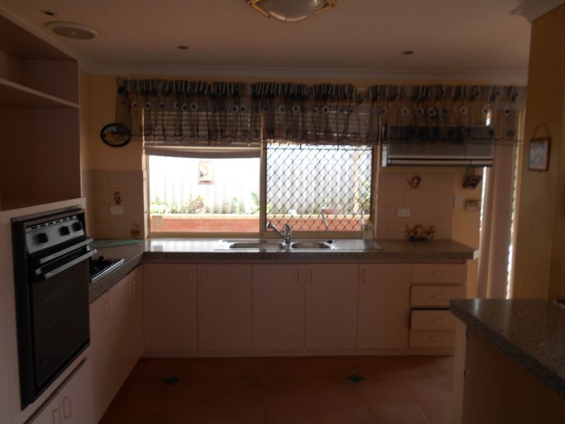 34 Bloodwood Drive, Marangaroo WA 6064