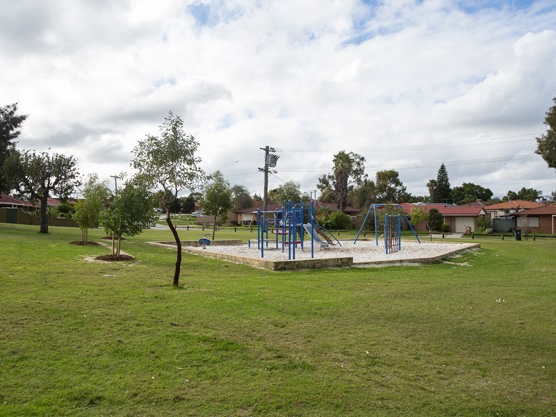 4 Vallack Grove, Mirrabooka WA 6061