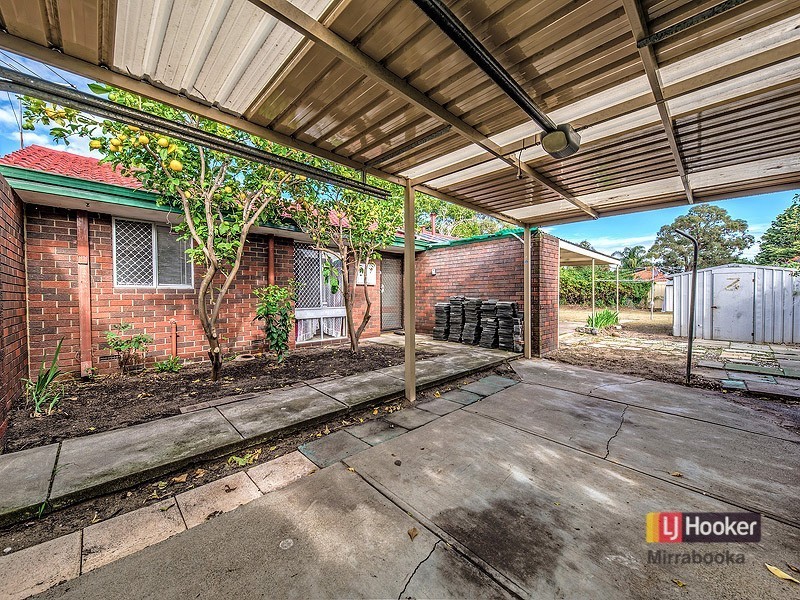 69 Amberton Ave, Girrawheen WA 6064