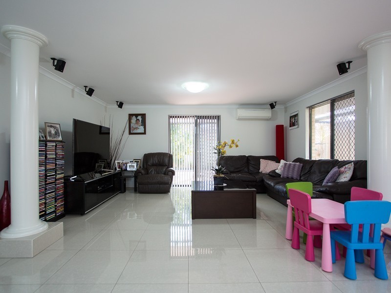 15 Lancely Way, Mirrabooka WA 6061