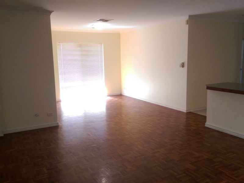 12 Erebus Court, Alexander Heights WA 6064