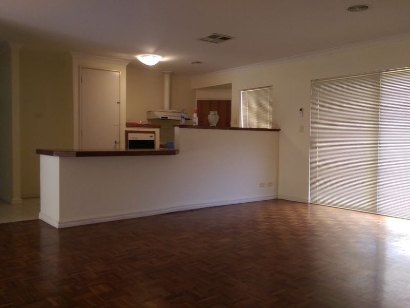 12 Erebus Court, Alexander Heights WA 6064