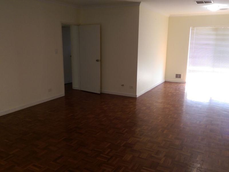 12 Erebus Court, Alexander Heights WA 6064