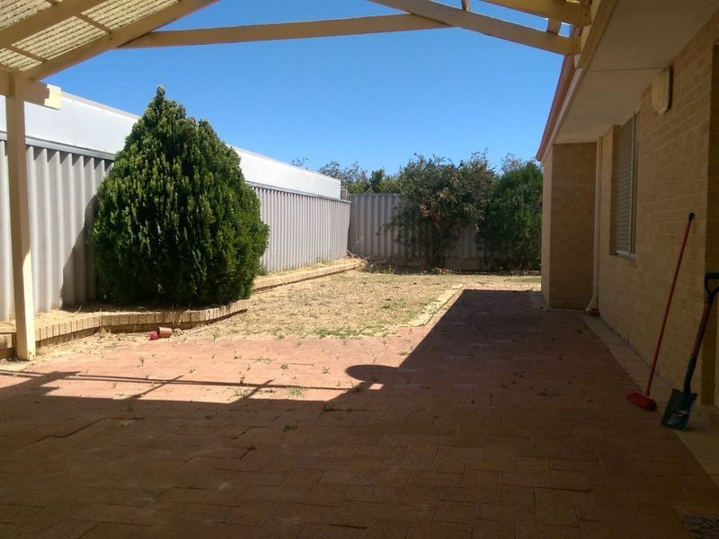 12 Erebus Court, Alexander Heights WA 6064