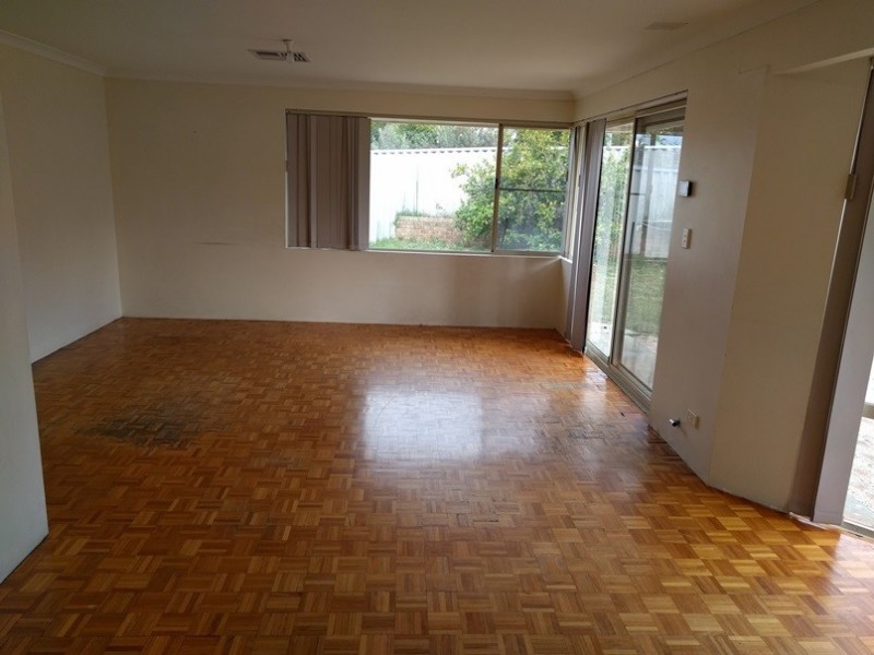 24 Knaphill Heights, Mirrabooka WA 6061