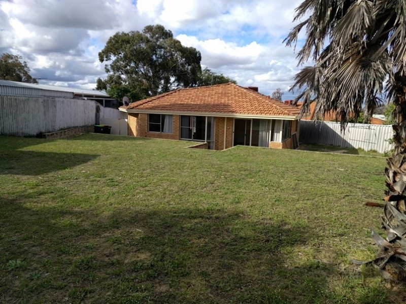 24 Knaphill Heights, Mirrabooka WA 6061