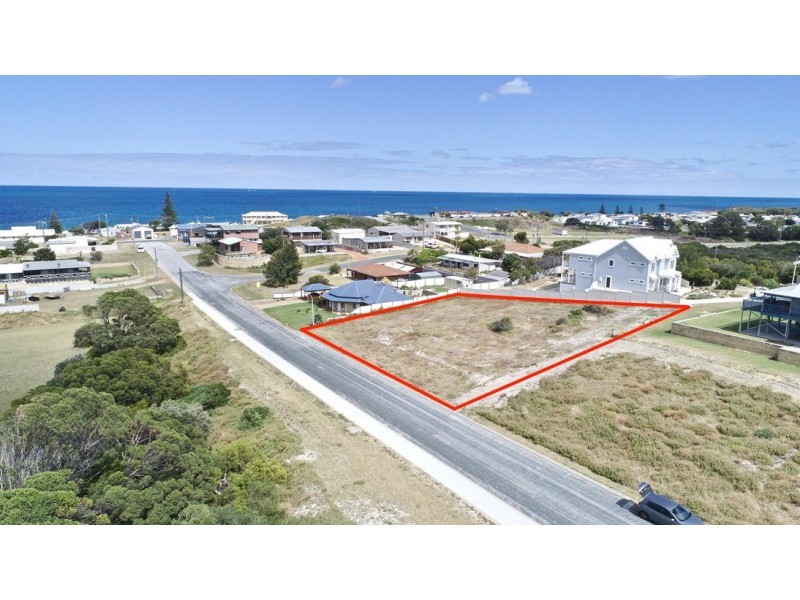 7 Hudson St, Seabird WA 6042