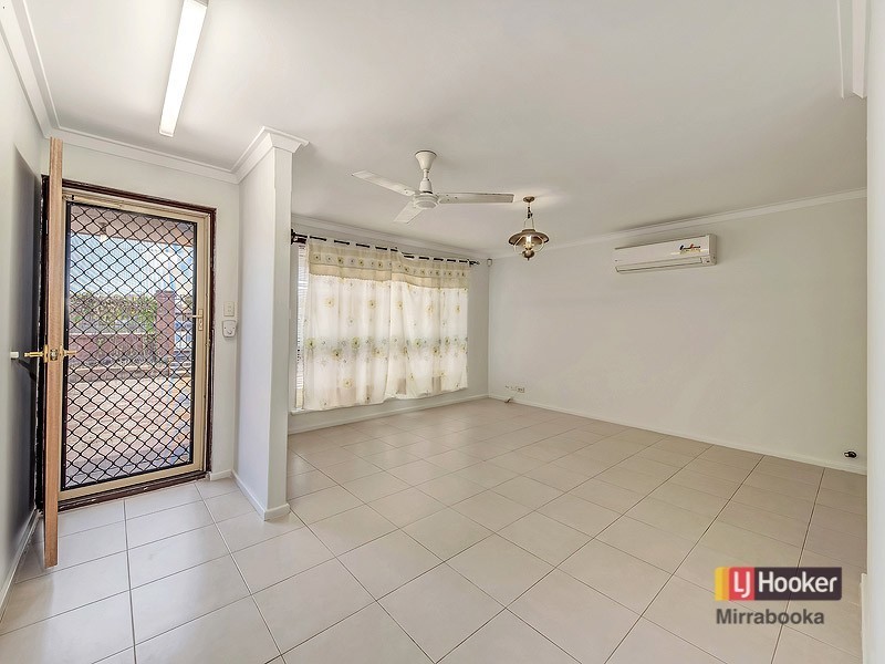 98 Marangaroo Dr, Girrawheen WA 6064